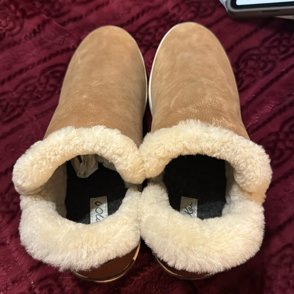 Olikai Women’s Malua Hulu Slip on Bootie - Tan/Tapa